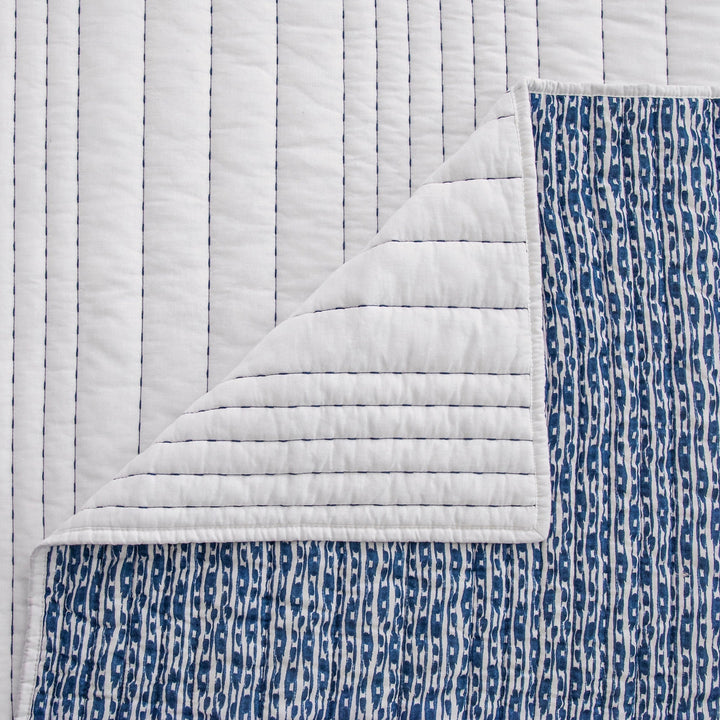 Oceana Reversible Quilt Set