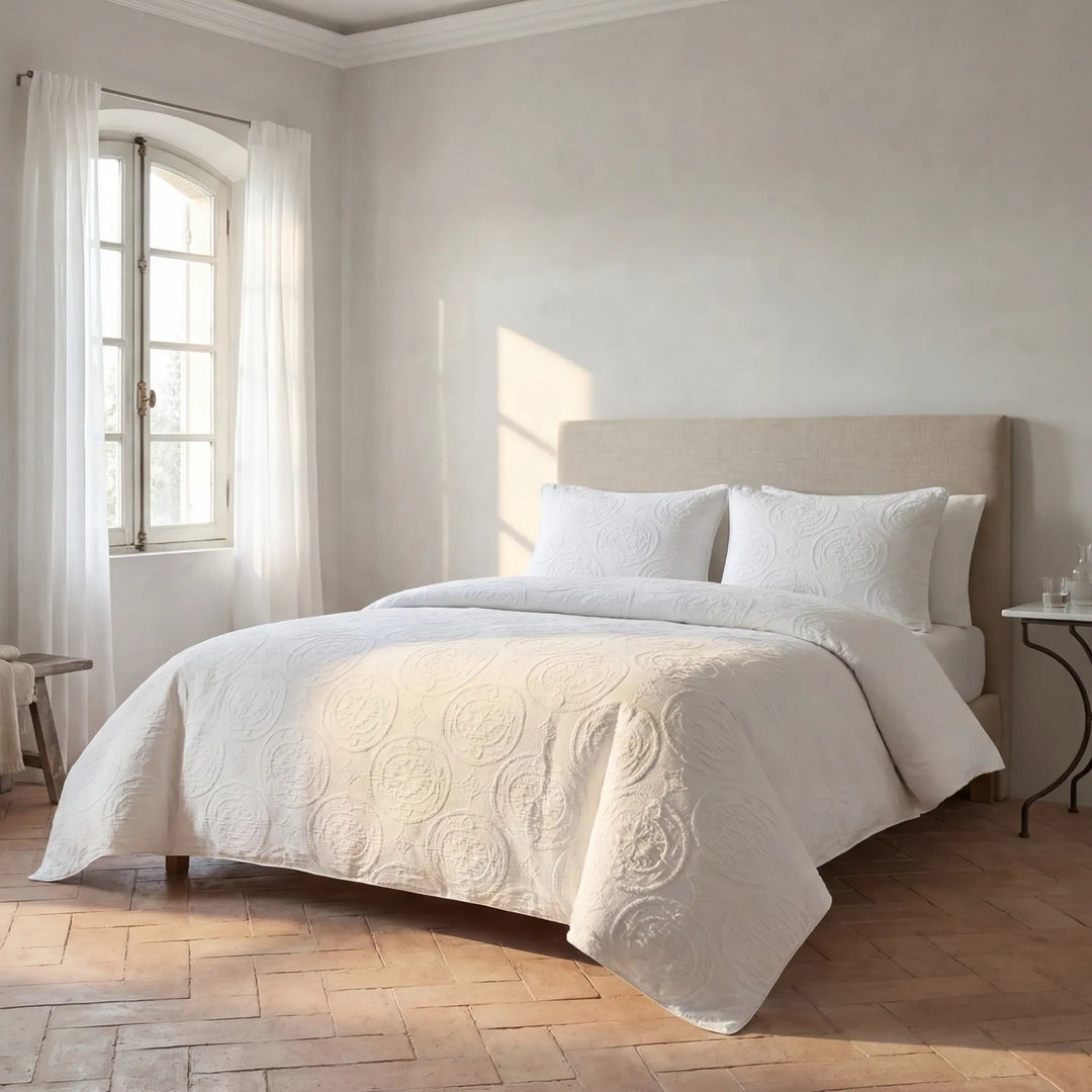 Vintage White Matelasse Bedding Set
