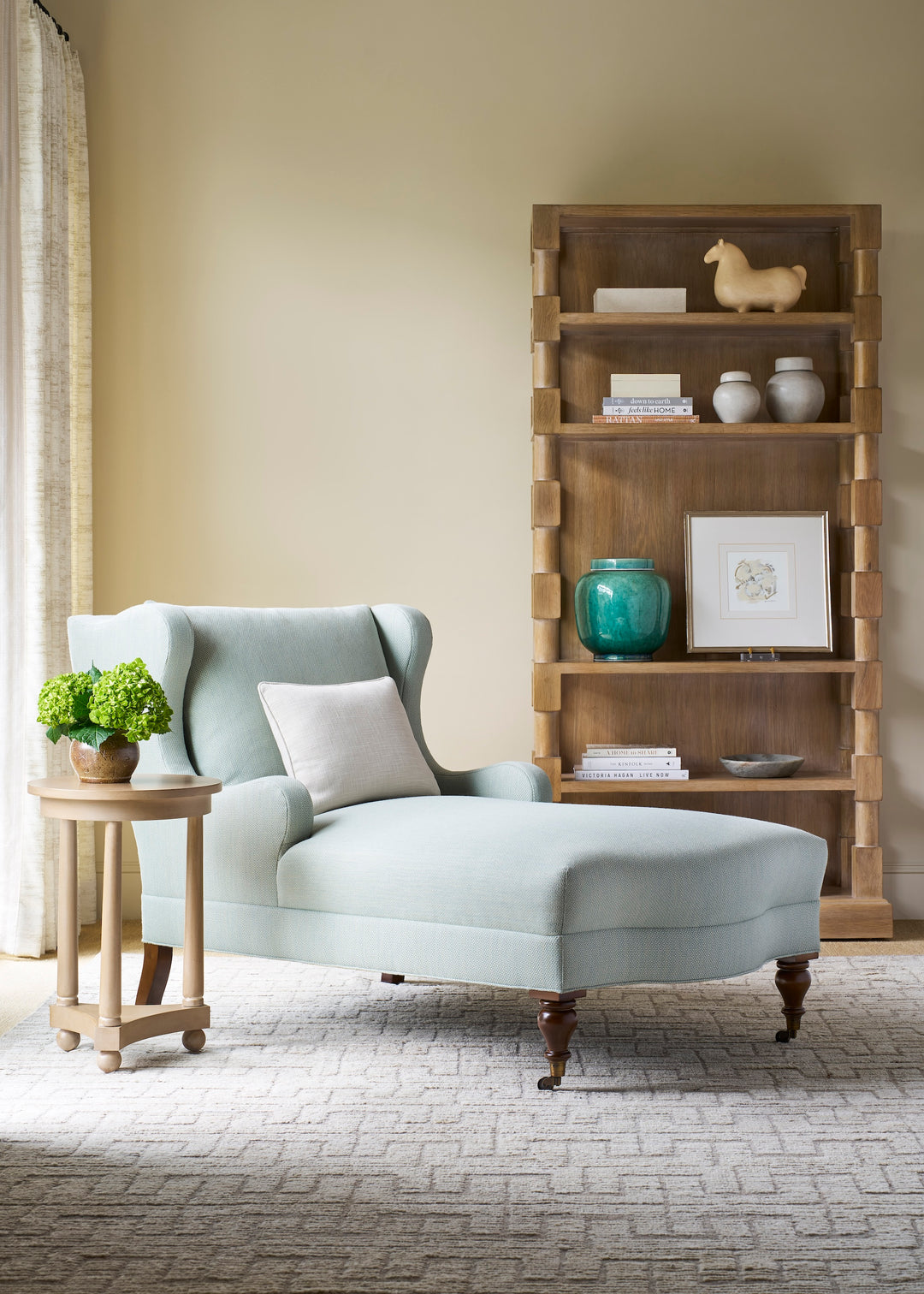 St. Montclair Chaise
