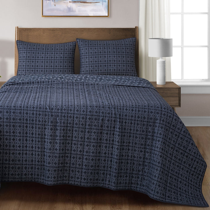 Blue Laguna Reversible Quilt Set