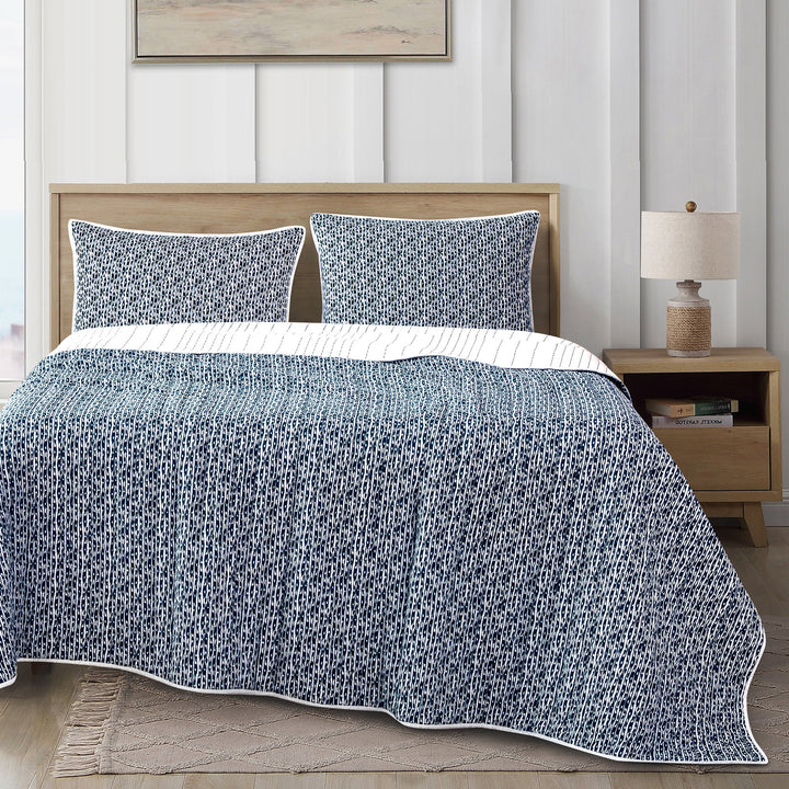 Oceana Reversible Quilt Set