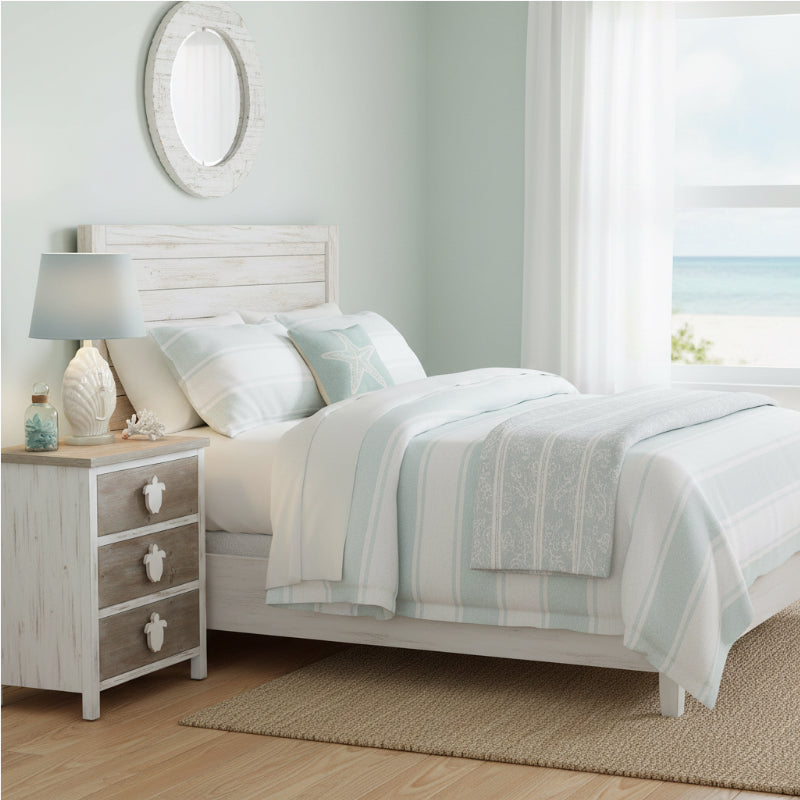Crestview Collection White Solid Wood 3 Drawer Accent Chest