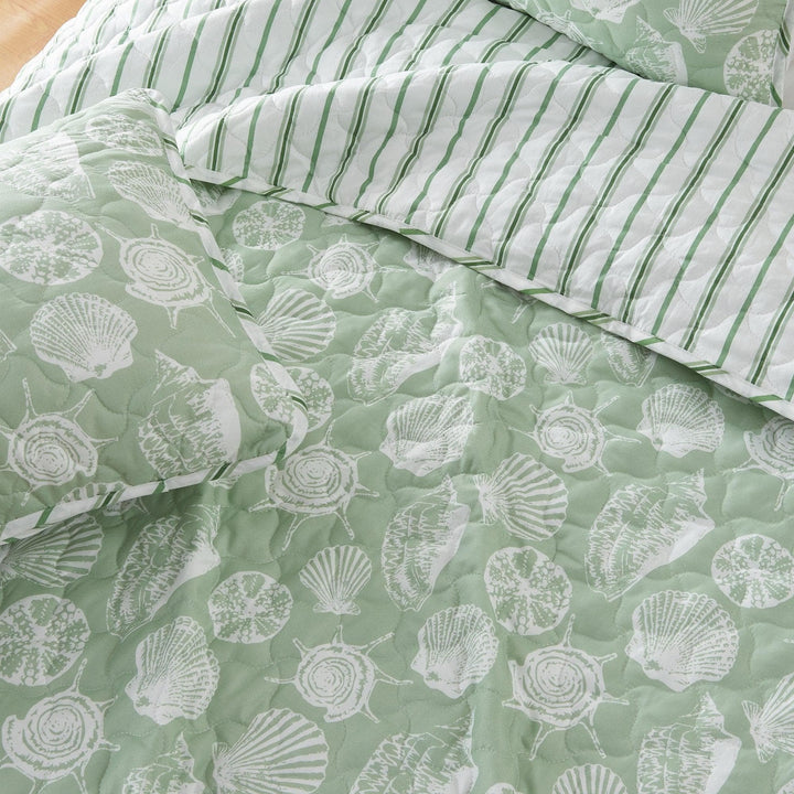 Seashell Green Reversible Quilt Set