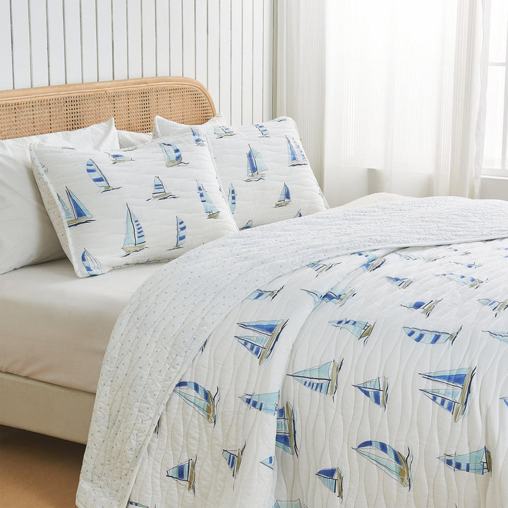 Sailboats Reversible Quilt Set