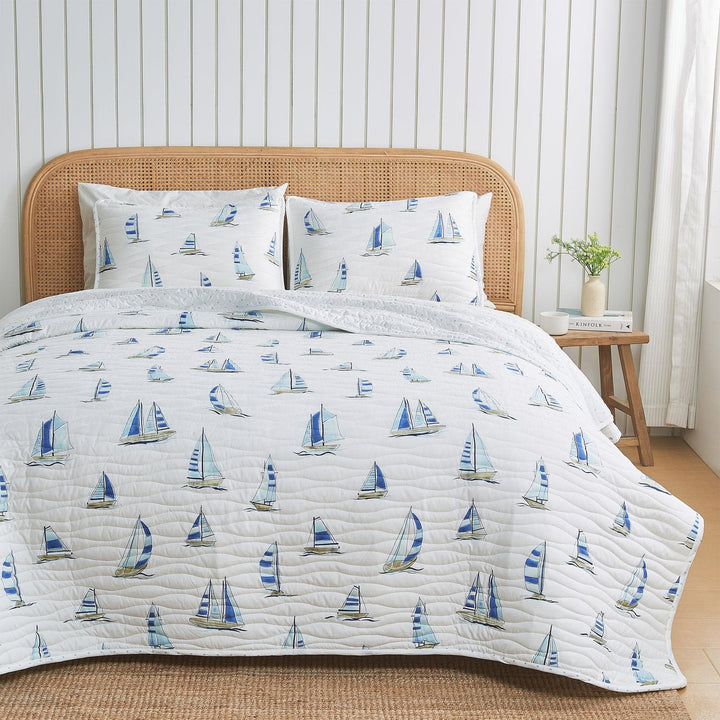 Sailboats Reversible Quilt Set