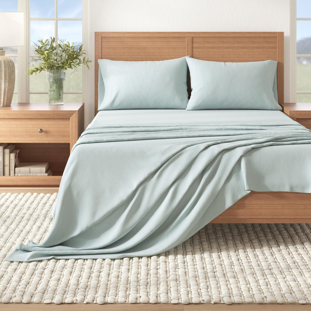 Nordic 4-Piece Cotton Solid Flannel Sheet