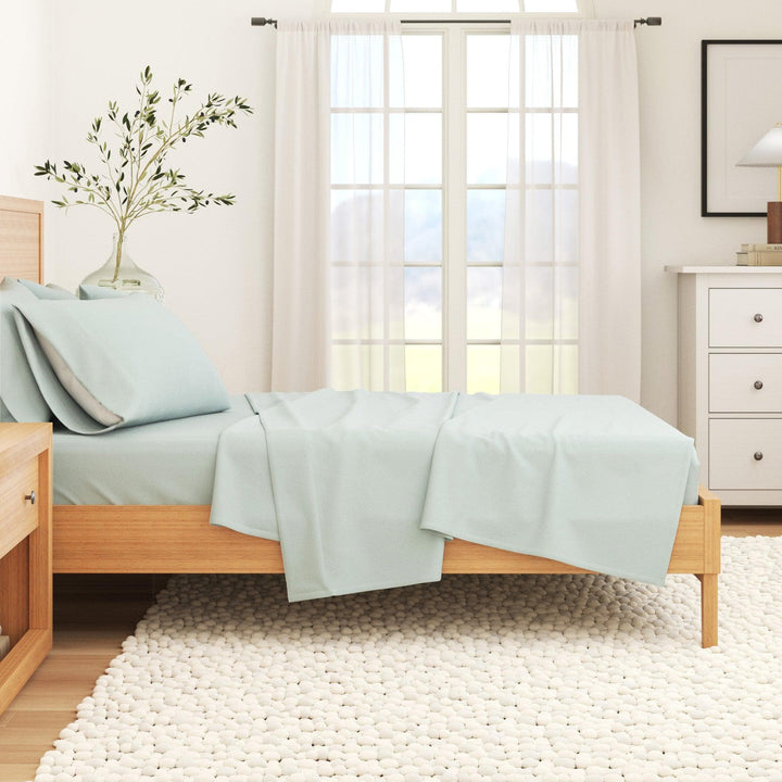 Nordic 4-Piece Cotton Solid Flannel Sheet