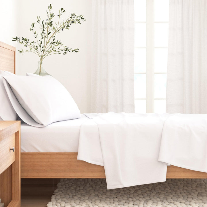 Nordic 4-Piece Cotton Solid Flannel Sheet