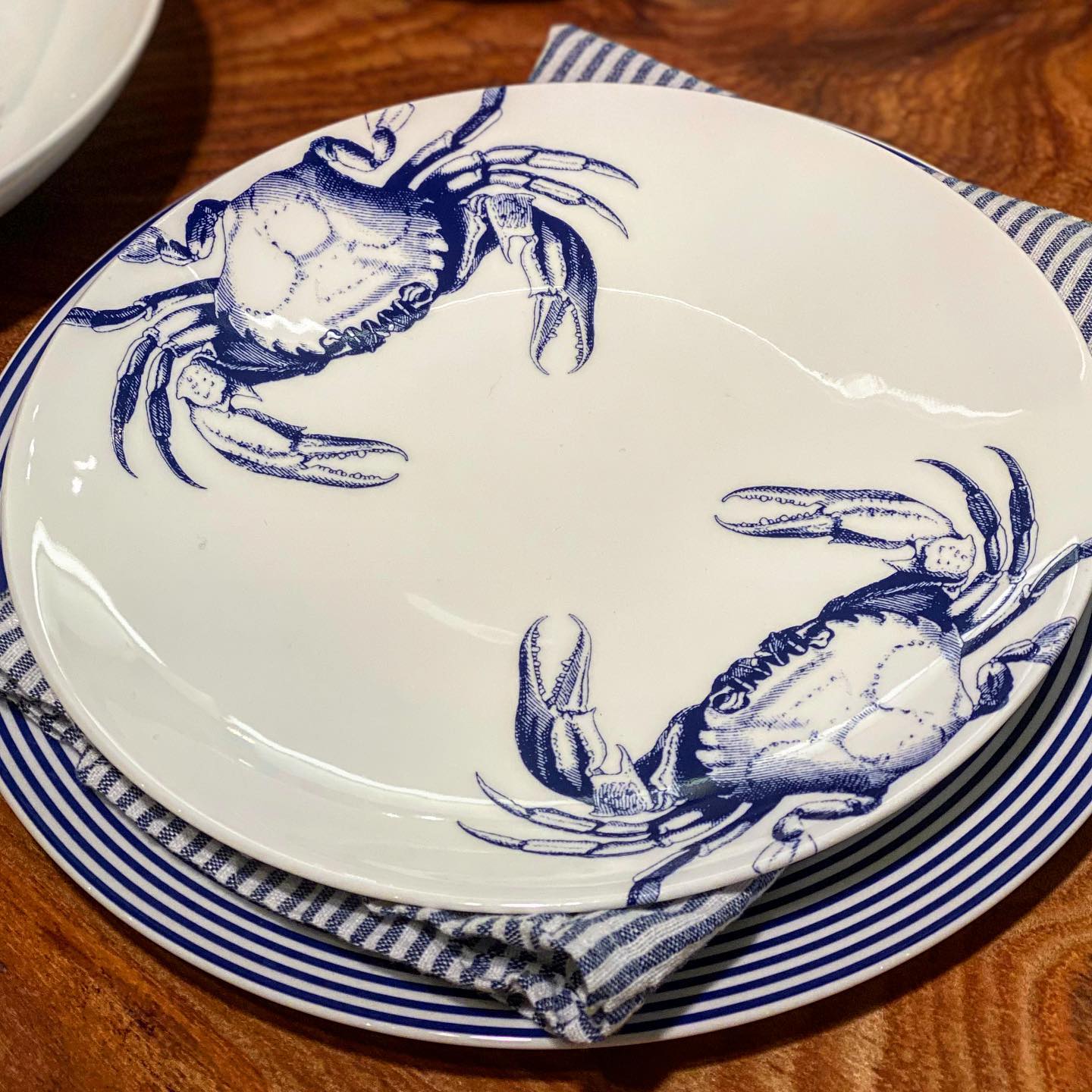Blue Crab Coupe Dinner Plate | Crab Dinnerware – The Coastal